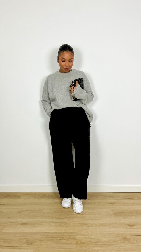 Turtleneck And Trousers Outfit, Office Trainers Outfit, Jumper And Trousers Outfit, Business Casual With Sweater, Business Casual Sweatshirt Outfit, Smart Casual Women Black, All Black Smart Casual Outfit Women, Work Plus Size Outfits, Fall Midsize Outfits 2024