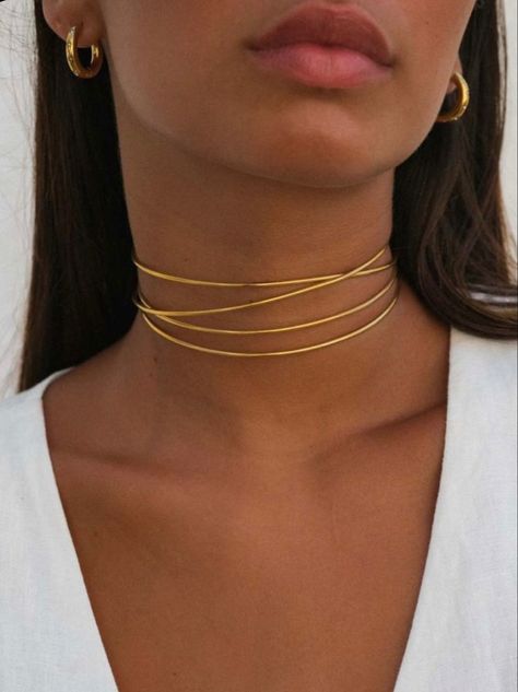 Ušný Piercing, 50 Party, Jewelry Accessories Ideas, Jewelry Fashion Trends, Classy Jewelry, Party Earrings, Jewelry Lookbook, Gold Choker, Girly Jewelry