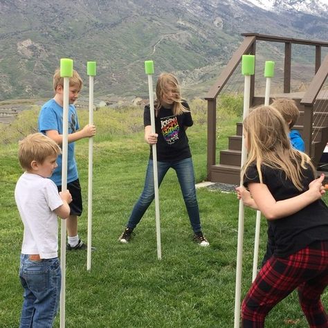 246 Likes, 36 Comments - Maria Eckersley (@meckmomlife) on Instagram: “Big Group Games: The Stick Game. This one is so fun in big groups, especially if they're…” Big Group Games, Games For Large Groups, Stick Game, Field Day Games, Large Group Games, Group Games For Kids, Church Games, Reunion Games, Fun Outdoor Games