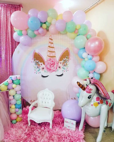 Feast your eyes on this beautiful unicorn 1st birthday party! Love the party decorations! See more party ideas and share yours at CatchMyParty.com #catchmyparty #partyideas #unicornparty #girl1stbirthdayparty Unicorn Birthday Party Ideas Decoration, Unicorn 1st Birthday Party, Unicorn Bunting, Diy Unicorn Birthday Party, Unicorn Birthday Party Cake, Unicorn 1st Birthday, Unicorn Birthday Decorations, Unicorn Birthday Party Decorations, 1st Birthday Party For Girls