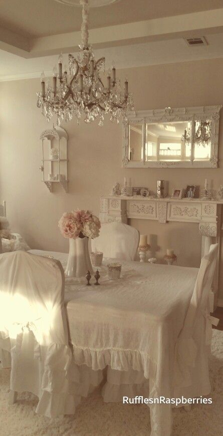 Salone Shabby Chic, Camera Shabby Chic, Rachel Ashwell Shabby Chic Couture, Shabby Chic Dining Room, Muebles Shabby Chic, Rachel Ashwell Shabby Chic, Chic Dining Room, Shabby Chic Dining, Shabby Chic Fabric