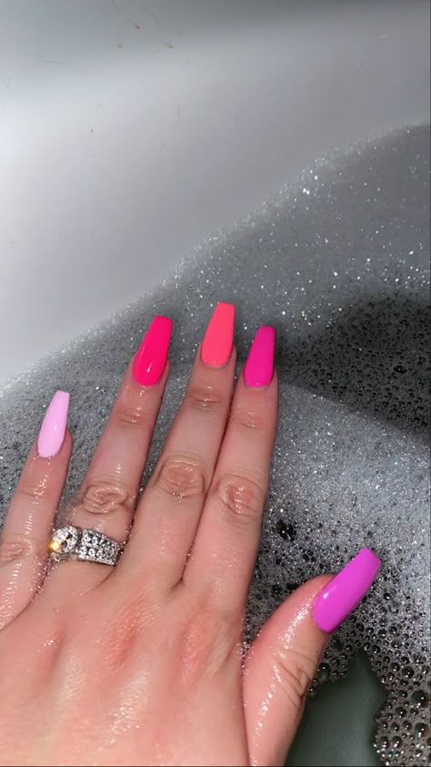 Nails Inspiration Bright Colors, Vibrant Summer Nails Coffin, Neon Nails For Vacation, Neon Pink Nails Coffin, Gel Neon Nails, Neon Coloured Nails, Neon Nail Inspiration, Neon Solid Nails, Neon Nails Inspiration