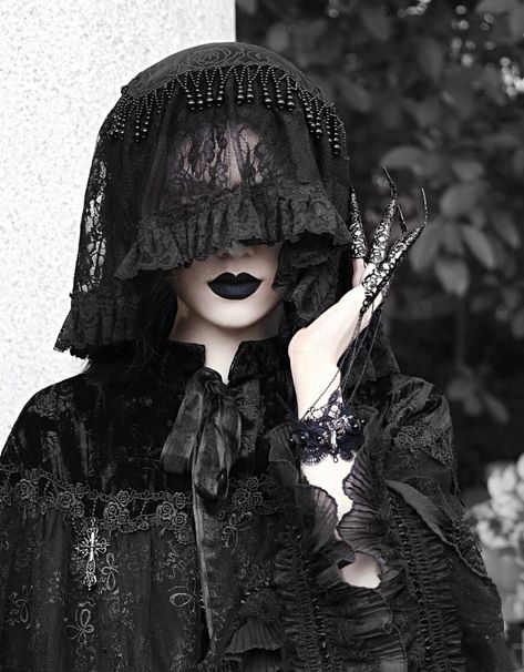 Haunted Masquerade, Mrs Bella, White Goth, Lace Veil, Lace Veils, Lace Headbands, Looks Black, Black Veil, Halloween Disfraces