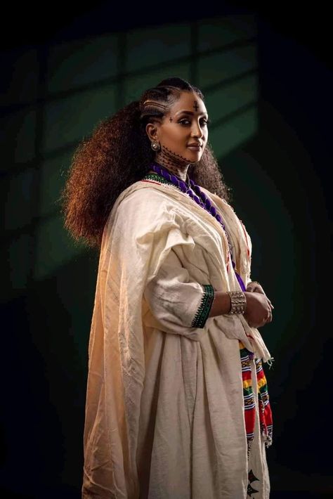 Gonder Ethiopia, Ethiopian Aesthetic, African Hair History, Ethiopia Dress, Amhara Culture, Ethiopia People, Boubou Styles, Hair History, Ethiopian People