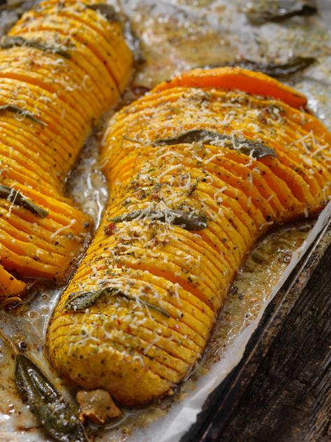 Roasted Hasselback Butternut Squash?utm_source=12tomatoes Vegitaren Wedding Meals, Burrernut Squash Recipes, Butternut Squash Side Dishes, Butternut Squash Side, Butter Squash Recipe, Hasselback Butternut Squash, Butter Squash, Butternut Squash Recipes, Browned Butter