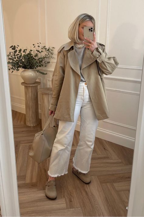 Mid Trench Coat Outfit, Short Trench Outfit, Beige Coat Outfit Casual, Trench Jacket Outfit, Short Trench Coat Outfit, Beige Short Coat, Short Coat Outfit, Beige Coat Outfit, Short Trench Coat Women