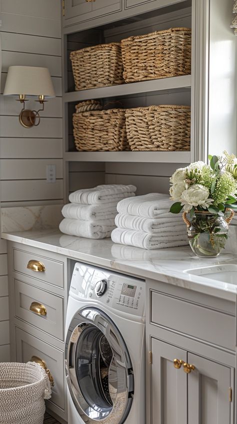 44 Super Chic Laundry Room Ideas 7 44 Super Chic Laundry Room Ideas Sophisticated Laundry Room, Dream House Laundry Room, Bathroom Conversion, Elegant Laundry Room, Laundry Room Design Ideas, Laundry Room Wallpaper, Dream Laundry Room, Laundry Room Closet, Laundry Room Layouts