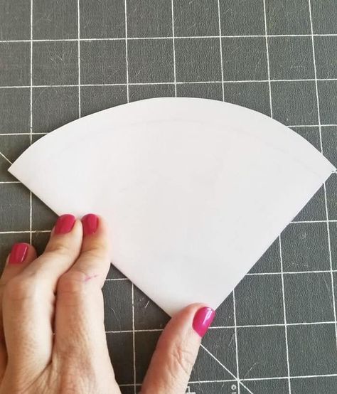 Learn how to make a flounce sleeve pattern to add to any top or dress  (Flounce sleeve peasant dress- how to add a flounce sleeve to any pattern.) Peasant Top Pattern, Flounce Pattern, Sewing Patterns Girls, Sleeve Pattern, Sewing Lessons, Peasant Dress, Flounce Sleeve, Peasant Tops, Sleeves Pattern