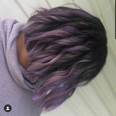 Lilac Hair Dark Roots, Light Purple Short Hair, Black Roots Purple Hair, Violet Highlights On Dark Hair, Purple Hair With Dark Roots, Violet Short Hair, Lilac Hair Highlights, Lavender Gray Hair, Light Purple Highlights