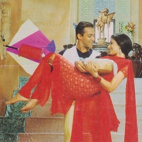 Hum Saath Saath Hain, Shahrukh Khan And Kajol, Sonali Bendre, Vintage Bollywood Aesthetic, 90s Bollywood Aesthetic, Bollywood Funny, Whatsapp Profile Picture, Retro Bollywood, Vintage Flowers Wallpaper