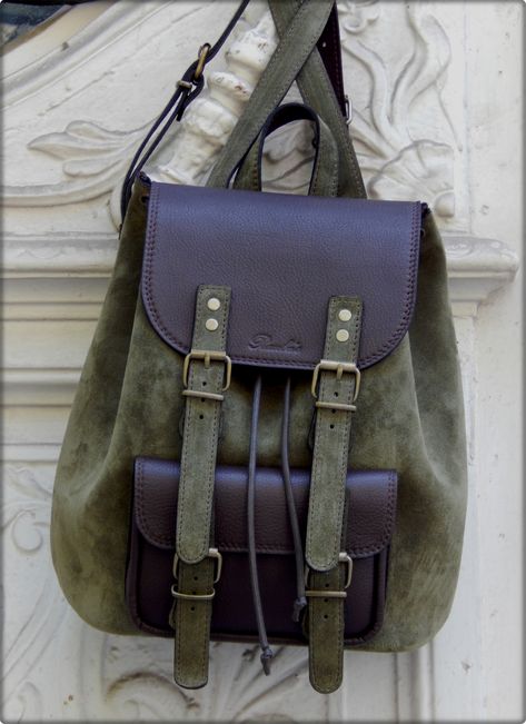 Couture Cuir, Vintage Leather Backpack, Handmade Leather Backpack, Trendy Purses, Travel Backpacks, Hippie Style Clothing, Leather Rucksack, Leather Backpacks, Leather Projects