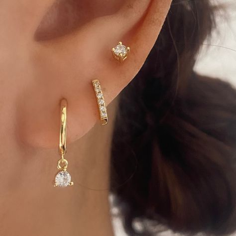 Julie Gold Dangle Earring Stack 3 Pair Set Piercing Stacks, Triple Ear Piercing, 3 Ear Piercings, Closet Upgrade, Multiple Piercings Earrings, Ear Styling, Earring Stacks, Earring Inspo, Earring Stack