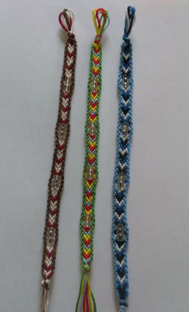 Picture of Beaded Bordered Chevron Friendship Bracelet How Go, Friendship Bracelet Knots, Chevron Friendship Bracelet, Friendship Bracelets Easy, Knot Braid, Chevron Bracelet, Bracelet Knots, Woven Bracelets, Beading Tutorials