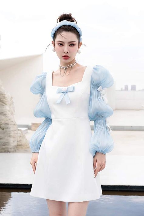 Gaun Koktail, Elegant Mini Dress, Preformance Outfits, Ruffles Fashion, Flare Sleeves, Classy Dress Outfits, Easy Trendy Outfits, Modest Fashion Outfits, Glam Dresses