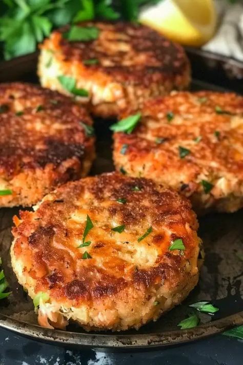 Canned Salmon Patties (Best Ever) - Recipecs Easy Canned Salmon Patties, Canned Salmon Patties Recipe Easy, Salmon Pattie’s, Canned Salmon Ideas, Salmon Patties Recipe Canned, Salmon Cakes With Canned Salmon, Salmon Patties With Crackers, Health Benefits Of Salmon, Keto Salmon Patties