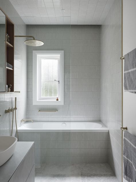 Bath And Shower Combo Ideas Small, Bath Shower Combo, Small Bathroom With Bath, Tiled Tub, Soaking Tub Shower Combo, Bold Colour Palette, Bathroom Tub Shower Combo, Built In Bathtub, Studio Weave