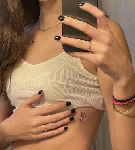 Zwilling Tattoo, Small Rib Tattoos, Chef Kiss, Rib Tattoos For Women, Bauch Tattoos, Mini Tattoo, Small Pretty Tattoos, Petite Tattoos, Tatuaje A Color