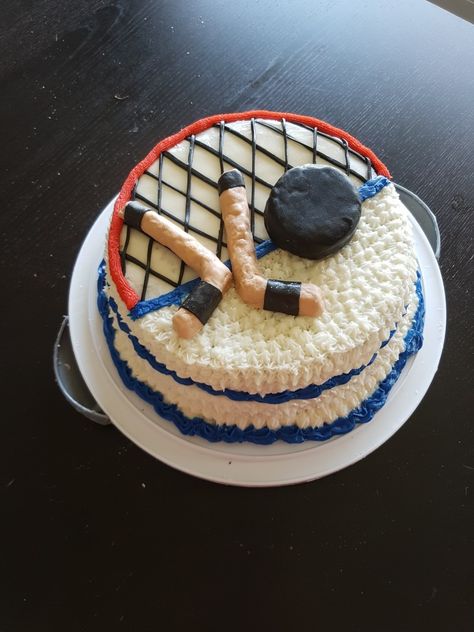 Easy Hockey Cake, Hockey Cake Ideas, Hockey Birthday Cake, Sports Birthday Cakes, Hockey Cake, Hockey Boy, Hockey Cakes, Sports Cakes, Hockey Party