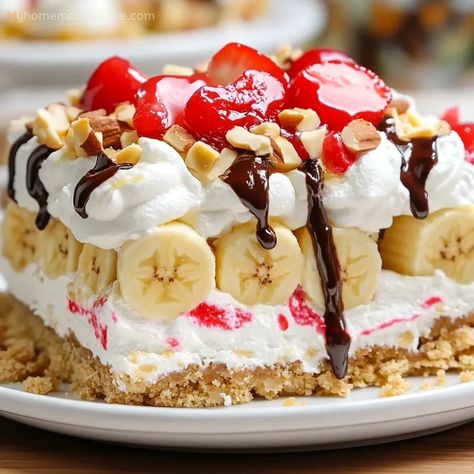 No Bake Banana Split Cheesecake, No Bake Banana Split Cake, Banana Split Cake Recipe, Bake Banana, Banana Split Cake, Split Cake, Cheesecake Ice Cream, Easy To Make Desserts, Cracker Crust