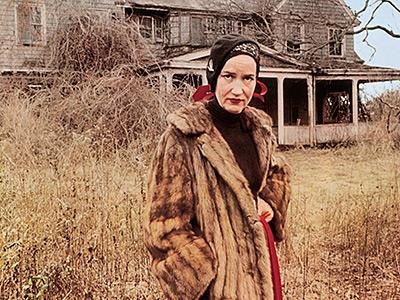 QUIZ: It's Time To Test Your Grey Gardens Knowledge | Advocate.com Grey Gardens Documentary, Grey Gardens House, Edie Bouvier Beale, Edith Bouvier Beale, Edie Beale, Little Edie, Kitchen Gardening, Gray Gardens, Scarlett O'hara