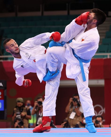 Steven Da Costa (France, red) defeated Eray Şamdan (Turkey, blue) in the men's 67 kg gold medal bout #karate #olympics Karate Olympics, Karate Background, Karate Video, Karate Kumite, Sport Karate, Sports Mix, Shotokan Karate, Martial Arts Techniques, Don't Quit