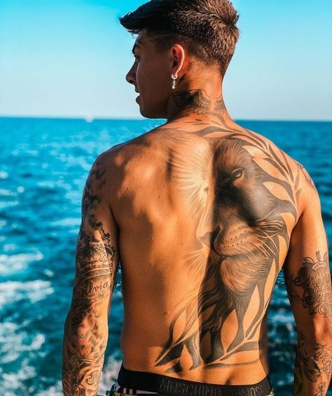 Tattoo Futbol, Top Of Shoulder Tattoo, Lion Back Tattoo, Tattoo Font For Men, Rib Tattoos For Guys, Brother Tattoos, Upper Back Tattoos, Spartan Tattoo, Lion Tattoo Sleeves