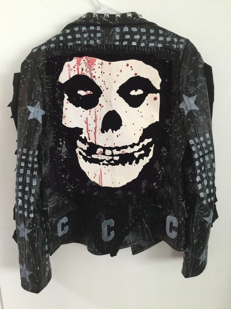 The Misfits punk rock jacket from Chad Cherry Clothing. Studded jacket. Distressed rocker jackets. Painted Battle Jacket, Misfits Clothes, Punk Rock Jacket, Misfits Jacket, Cherry Clothing, Rock Jacket, Punk Fashion Diy, Mood Clothes, Rock N Roll Style