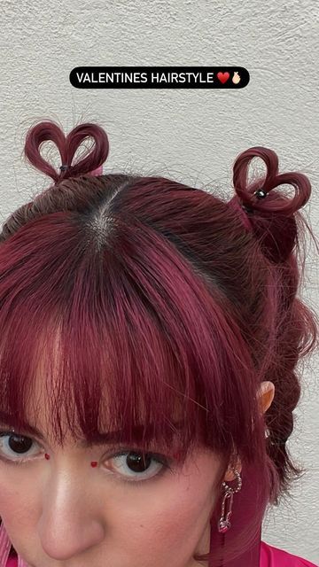 Hair Styles Valentines, Valentines Hairstyles Short Hair, Valentines Hairstyles For Short Hair, Maximalist Hairstyle, Valentines Day Hairstyles For Short Hair, Valentines Hair Ideas, Heart Hairstyle Tutorial, Cupid Hairstyle, Heart Hair Design