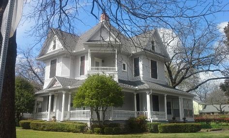 Weatherford Texas, 1940s Home, Ft Worth, Small Places, Texas Travel, Red Door, Tear Down, Chamber Of Commerce, Sims House