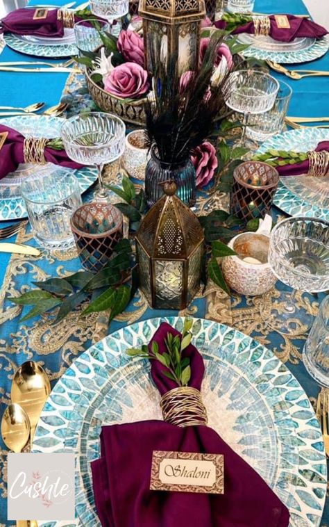 Ramadan Table Setting, Moroccan Wedding Decor, Moroccan Wedding Theme, Arabian Nights Theme, Dinner Party Table Settings, Indian Table, Lantern Decor Wedding, Moroccan Party, Engagement Dinner