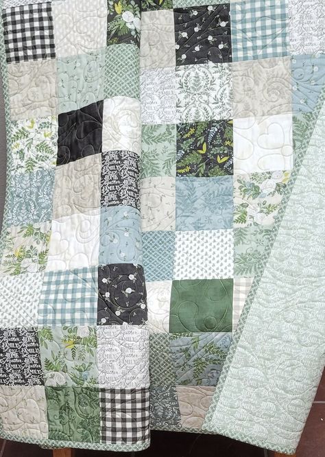 Handmade Throw Quilt, Patchwork Quilt, Quilted Throw Blanket, Celebrate Family Patchwork Quilt, Botanical Print Patchwork Quilt - Etsy Canada 10 In Square Quilt Patterns, Quilt Blanket Ideas, Quilt Color Combinations, Green Quilts Ideas, Sage Green Quilt, Green Patchwork Quilt, Cottagecore Quilt, Quilt Green, Green Quilts