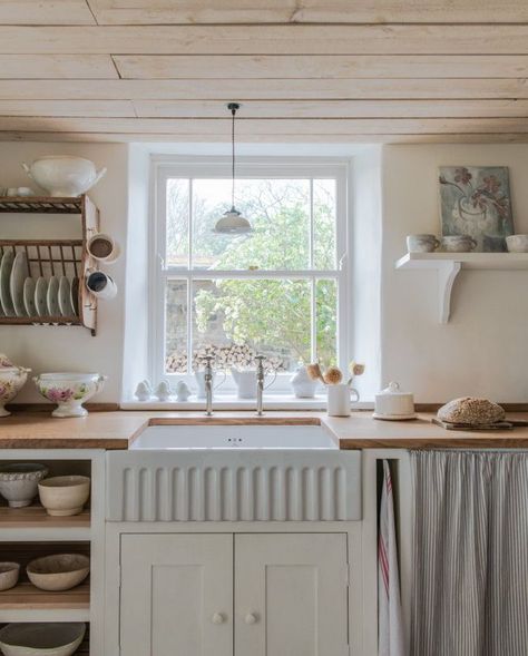 Somerset Cottage, Slatted Shelves, Country Style Kitchen, Compact Kitchen, Cottage Interiors, Tiny Kitchen, Cottage Kitchen, Lazy Susan, Wooden Kitchen