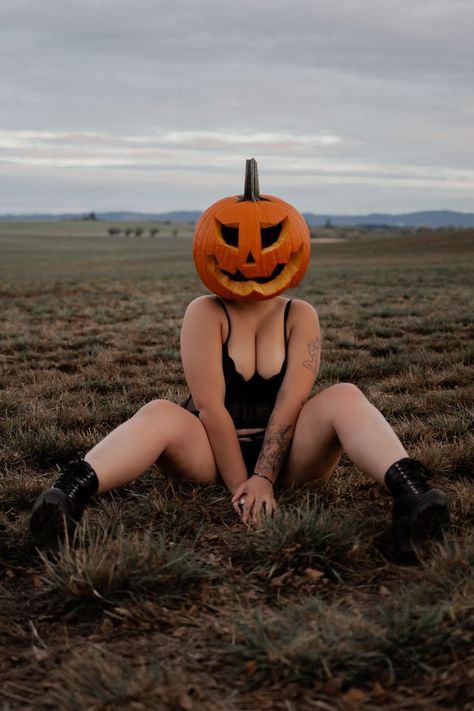 Pumpkin Queen Spooky Babe Boudoir Photoshoot Halloween Halloween Lingerie, Photography Ideas At Home, Pumpkin Queen, Home Photo Shoots, Scary Movie Characters, Halloween Photography, Halloween Makeup Scary, Cute Couple Halloween Costumes, Halloween Photoshoot