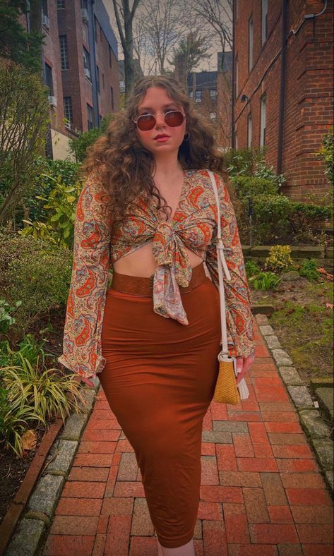 70s Style Outfits Plus Size, 60s Outfits Plus Size, 70s Curvy Fashion, 70s Aesthetic Plus Size, 70s Fashion Curvy, 70s Outfit Plus Size, Midsize Vintage Fashion, 70s Inspired Outfits Plus Size, Plus Size 70s Outfits