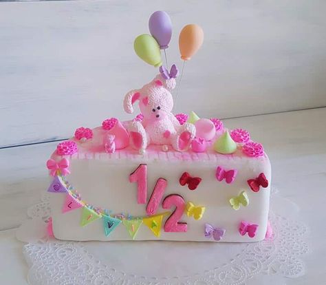 Baby Half Birthday Cake, Half Birthday Cake Ideas, Half Birthday Cakes Girl, Half Birthday Ideas For Girls 6 Months, Half Way To One Cake, Half Cake Design, 6 Month Cake, Half Birthday Ideas, Cake Baby Birthday