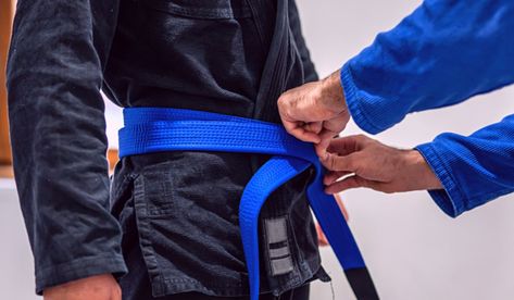 Blue Belt Jiu Jitsu, Jiu Jitsu Tattoo, Jiu Jitsu Fighter, Mixed Martial Arts Training, Jiu Jitsu Techniques, Bjj Jiu Jitsu, Bjj Rash Guard, Bjj Belts, Jiu Jitsu Training