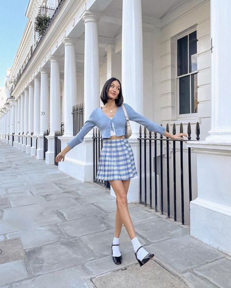 Checkered Tennis Skirt Outfit, English Moodboard, Plaid Tennis Skirt Outfit, Blue Plaid Skirt Outfit, Blue Tennis Skirt Outfit, Checkered Skirt Outfit, Blue Skirt Outfits, Checkered Outfit, Blue Tennis Skirt