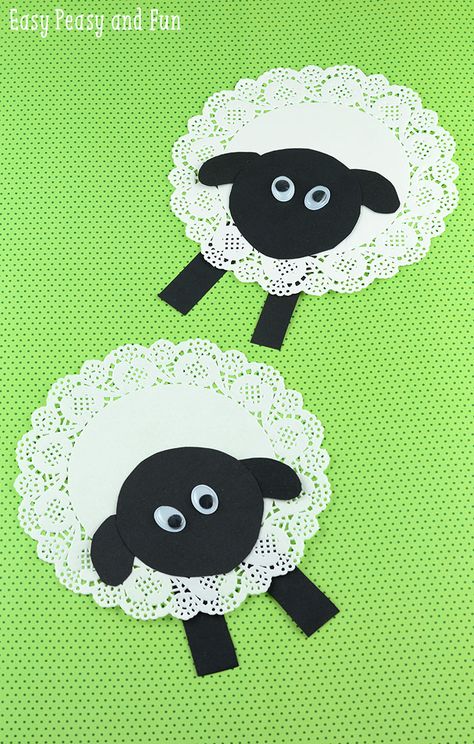 Doily Sheep Craft - cute and super easy to make! A great activity to add to any farm unit! Kunst For Barn, Sheep Craft, Sheep Crafts, Doilies Crafts, Fun Easter Crafts, Monthly Challenge, Church Crafts, Seni Origami, Oita