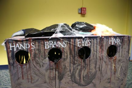 Turning Your Library into a Haunted House - ALSC Blog Haunted Library Ideas, Diy Halloween Haunted House Ideas, Kid Friendly Haunted House Ideas, School Haunted House Ideas, Haunted Hallway Ideas For School, Haunted Forest Ideas, Haunted House Ideas Scary, Haunted Hallway Ideas, Garage Haunted House