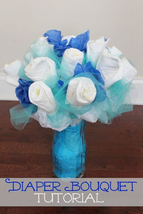 Follow these easy step-by-step instructions to make a diaper bouquet as a gift or as decorations for a baby shower. This inexpensive idea will be the talk of your baby shower! How To Make A Diaper Bouquet - Picture Tutorial Diaper Bouquet Tutorial, Perlengkapan Bayi Diy, Diy Baby Shower Centerpieces, Diaper Bouquet, Diy Baby Shower Decorations, Diy Baby Shower Gifts, Diy Bebe, Diy Baby Gifts