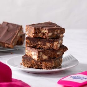 Chocolate Fudge Slice Recipe | Chelsea Sugar Chocolate Fudge Slice, Chocolate Tiffin Recipe, Fudge Slice, Classic Chocolate Fudge, Refrigerator Cake, Rich Tea Biscuits, Bowl Recipes Easy, Fridge Cake, Make Your Own Chocolate