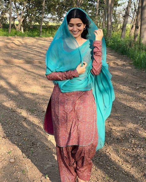 Paint Suit Design For Women, Nimrat Khaira Suits, Simple Indian Suits, Nimrat Khaira, Trendy Outfits Indian, Simple Style Outfits, Beautiful Casual Dresses, Traditional Indian Dress, Desi Fashion Casual