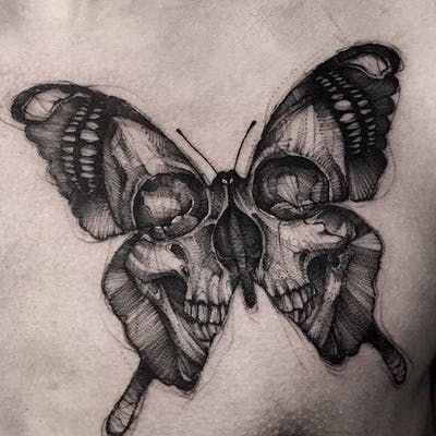 Butterfly Skull Tattoo, Pretty Skull Tattoos, Skull Butterfly Tattoo, Design Tatuaje, Tato Salib, Tato Dengan Makna, Butterfly Tattoo Meaning, Skull Butterfly, Butterfly Skull