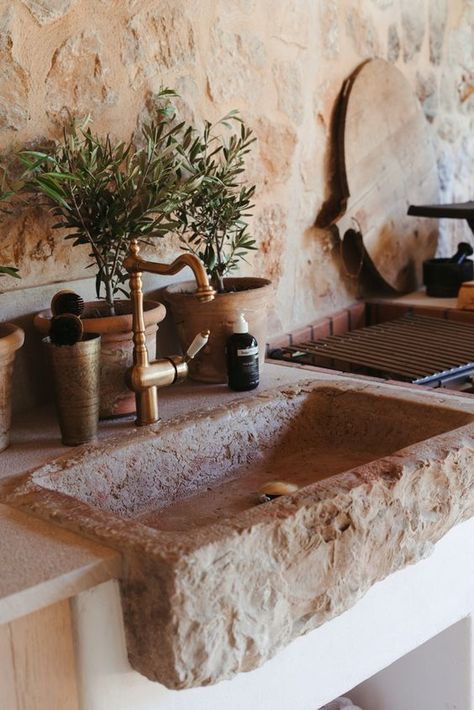 https://morgan-morgan.co.uk/holiday-rentals/view-full-properties-list/tramuntana-farmhouse/ Stone Trough Sink, Stone Trough, Interior Design Per La Casa, Trough Sink, Stone Sink, Rustic Bathroom, Dream House Decor, Rustic Kitchen, Dream Home Design