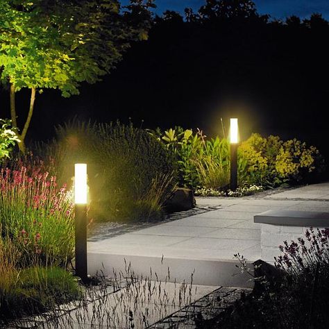 Garden Outdoor Lighting Ideas For Your Little Paradise Garden Lighting Bollards, Rustic Garden Lighting, Modern Garden Lighting, Patio House, Garden Lighting Design, Outdoor Path, Outdoor Path Lighting, Outdoor Garden Lighting, Front Yards