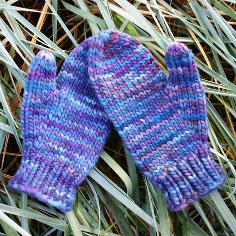 Knitting Patterns Mittens, Knit Christmas Ornaments, Knitted Mittens Pattern, Kids Mittens, Knitted Mittens, Woven Headband, Super Bulky Yarn, Mittens Pattern, Super Bulky