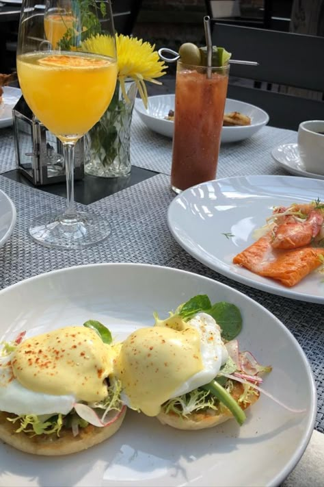 Brunch Drinks Aesthetic, Brunch Food Restaurant, Brunch Cafe Aesthetic, Brunch Restaurant Food, Brunch Aesthetic Restaurant, Brunch Astethic, Brunch Restaurant Aesthetic, Brunch Aesthetic Instagram, Brunch At Restaurant