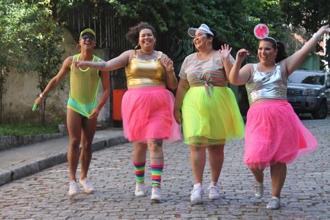 Gordos vão botar o corpo na rua. Conheça alguns blocos plus size - Blog da Flávia Durante - UOL Carnaval Plus Size, Fantasia Plus Size, Lily Pulitzer, Lily Pulitzer Dress, Lily, Plus Size, Lilly Pulitzer