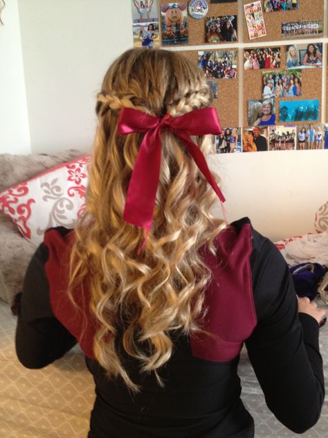 cheer hair Cheer Hairstyles With Bows Half Up, Braided Cheer Hair, Cute Cheer Hairstyles With Bow, Cute Cheerleading Hairstyles, Cute Cheer Hairstyles, Hairstyles With Bows, Cheer Makeup, Long Hair Images, Cheerleading Hairstyles