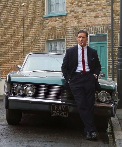 Mafia Style. Excellence starts with your attire. Pontafino. #Pontafino #OldMoney #Luxury #Billionaire #Millionaire #Elite #Money #Rich #Lifestyle #Wealth Reggie Kray, Gangster Suit, Gangsta Walking, Legend 2015, Tom Hardy Legend, Gangster Movies, Modern Men, Masculine Style, Style Travel